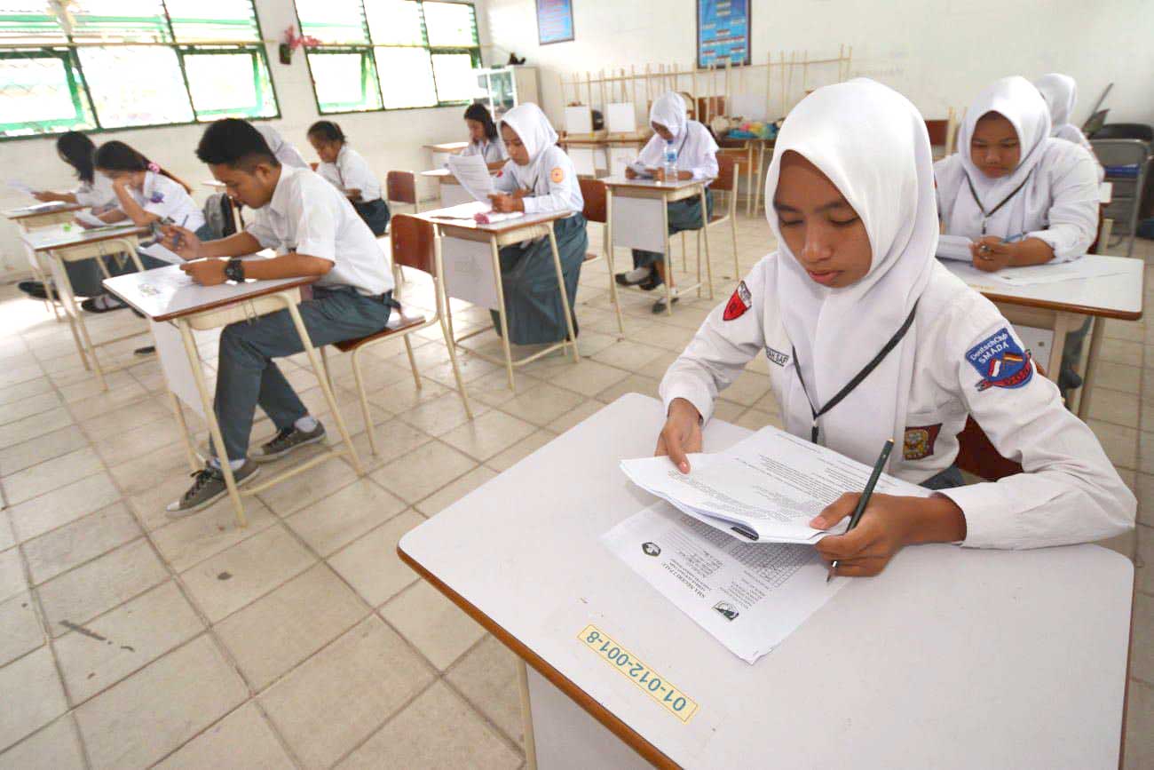 Apakah ujian sekolah susah? 5 Temuan Mengejutkan Analisis Soal PiSa Bikin Siswa SMA Pusing